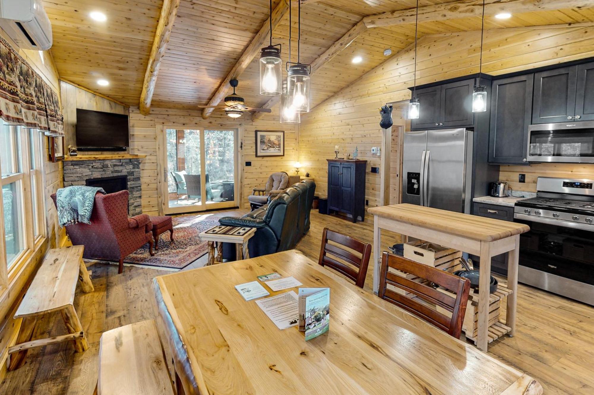 Blackbear Log Cabin Morrisville المظهر الخارجي الصورة